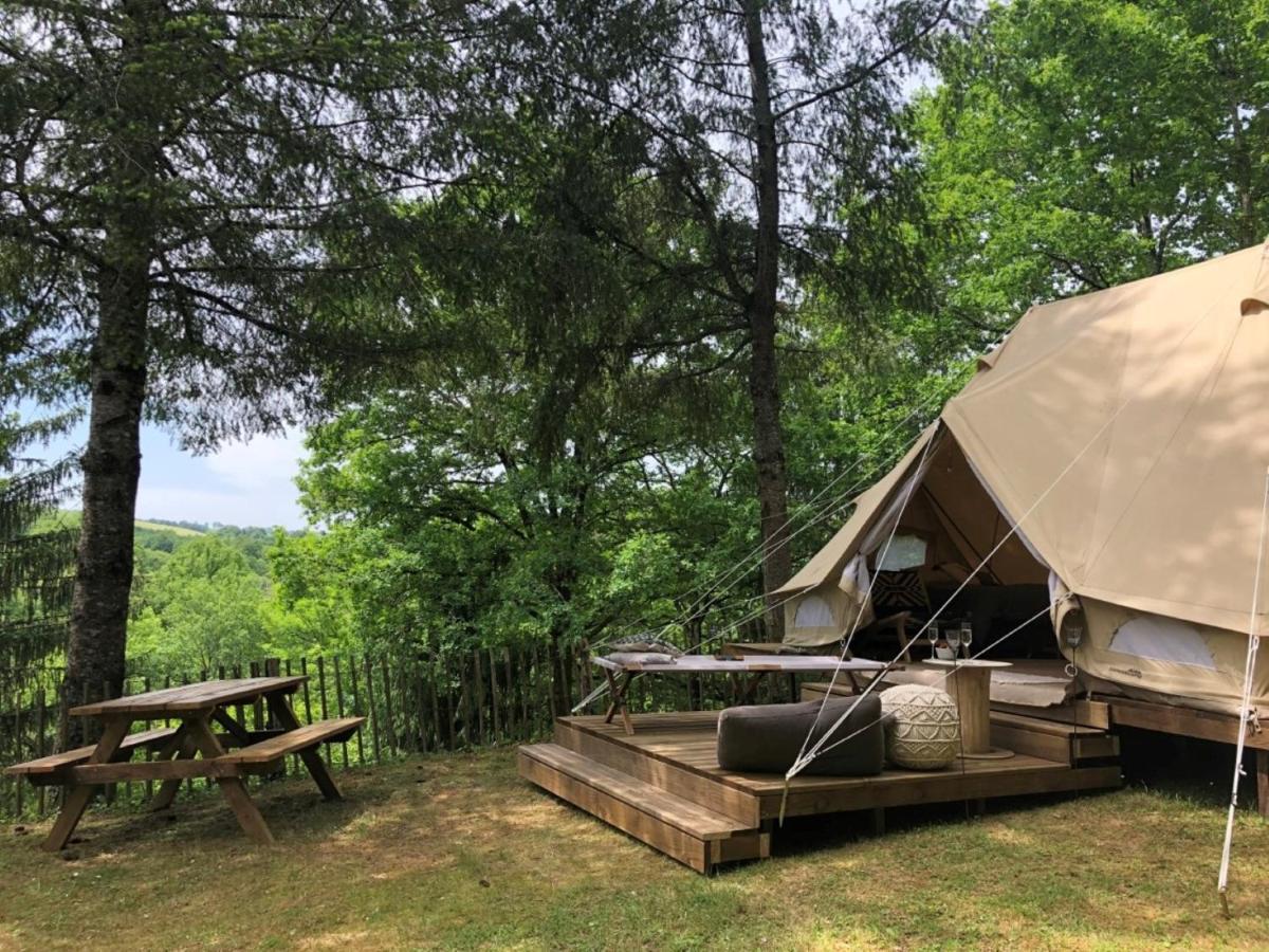 Camping Moulin De Chaules Saint-Constant Екстериор снимка