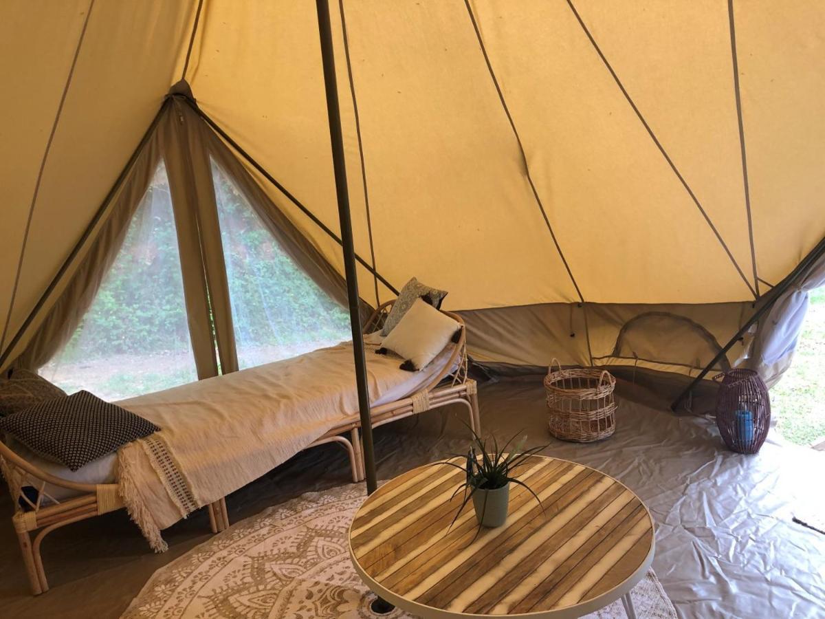 Camping Moulin De Chaules Saint-Constant Екстериор снимка