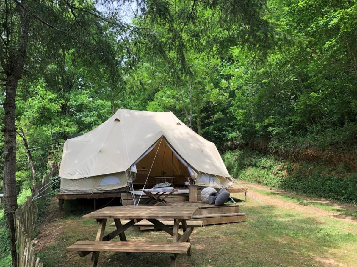 Camping Moulin De Chaules Saint-Constant Екстериор снимка