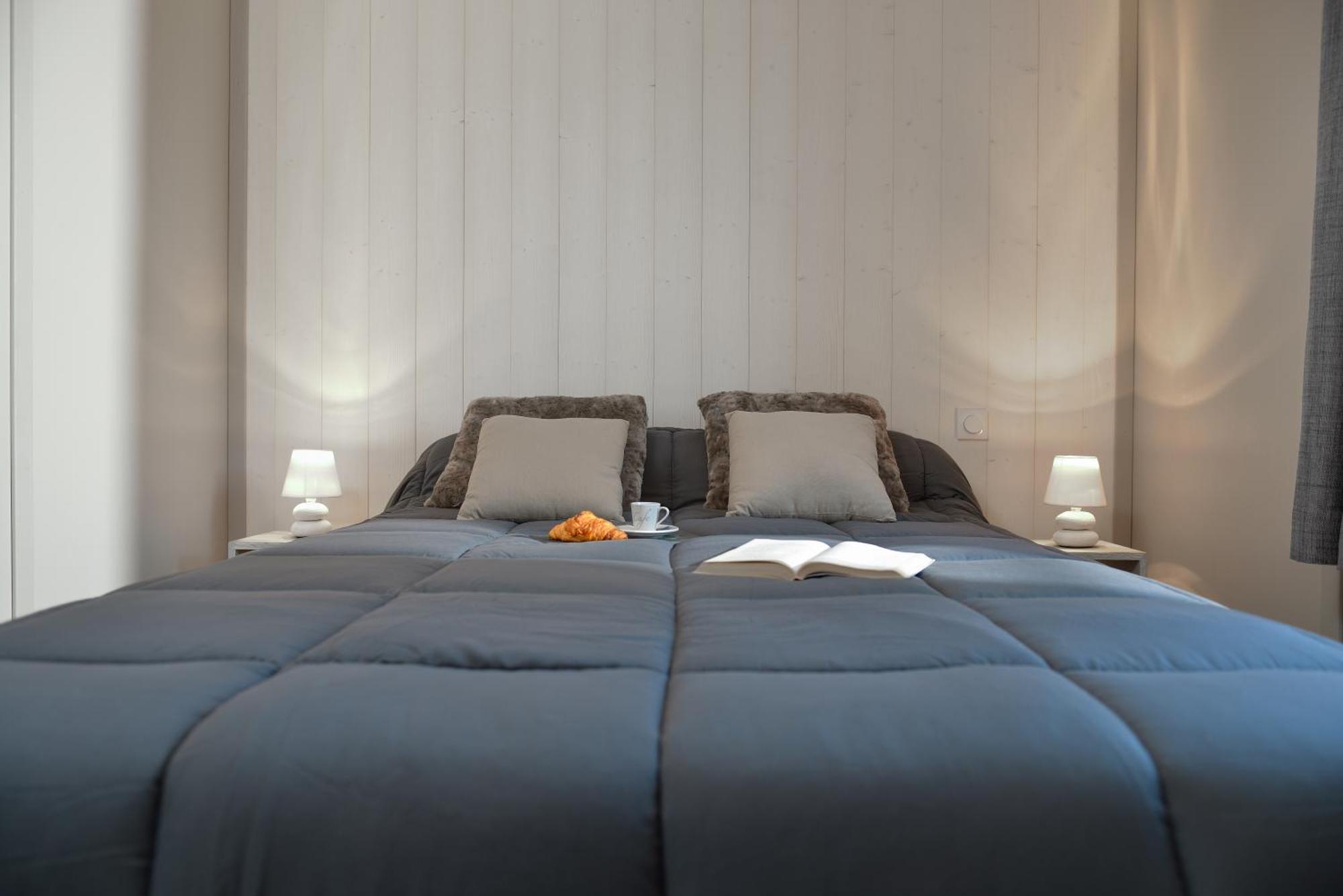 Camping Moulin De Chaules Saint-Constant Екстериор снимка