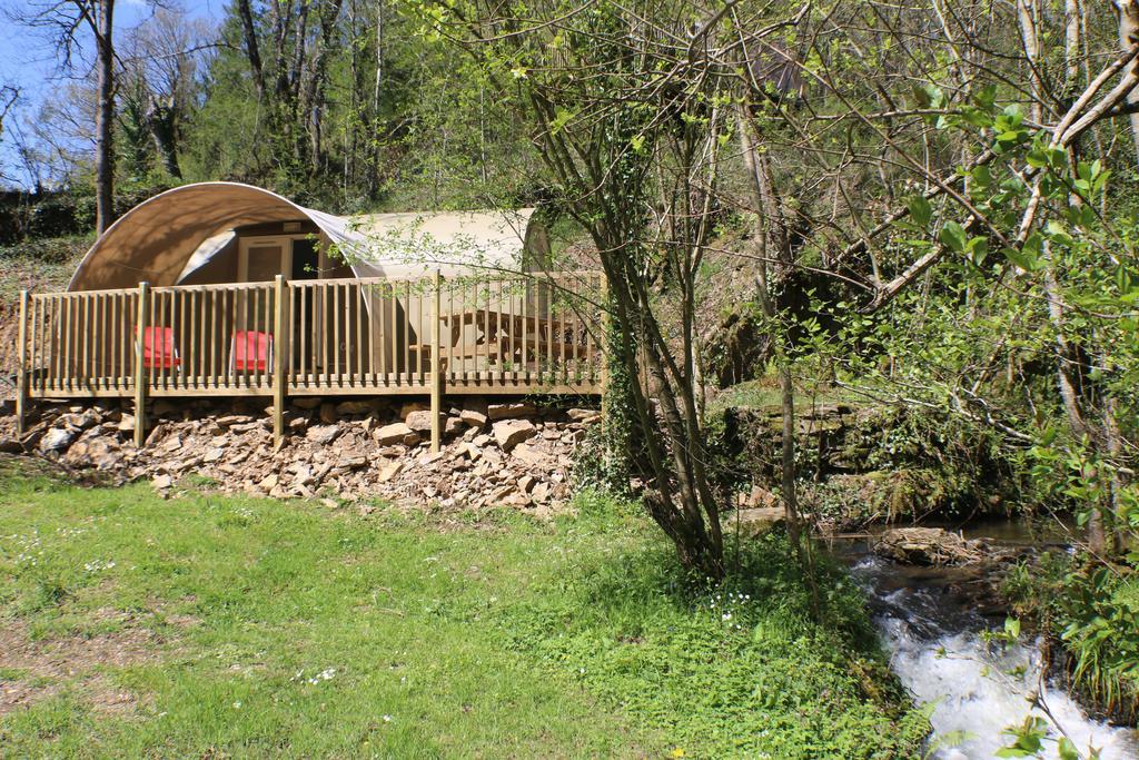 Camping Moulin De Chaules Saint-Constant Екстериор снимка