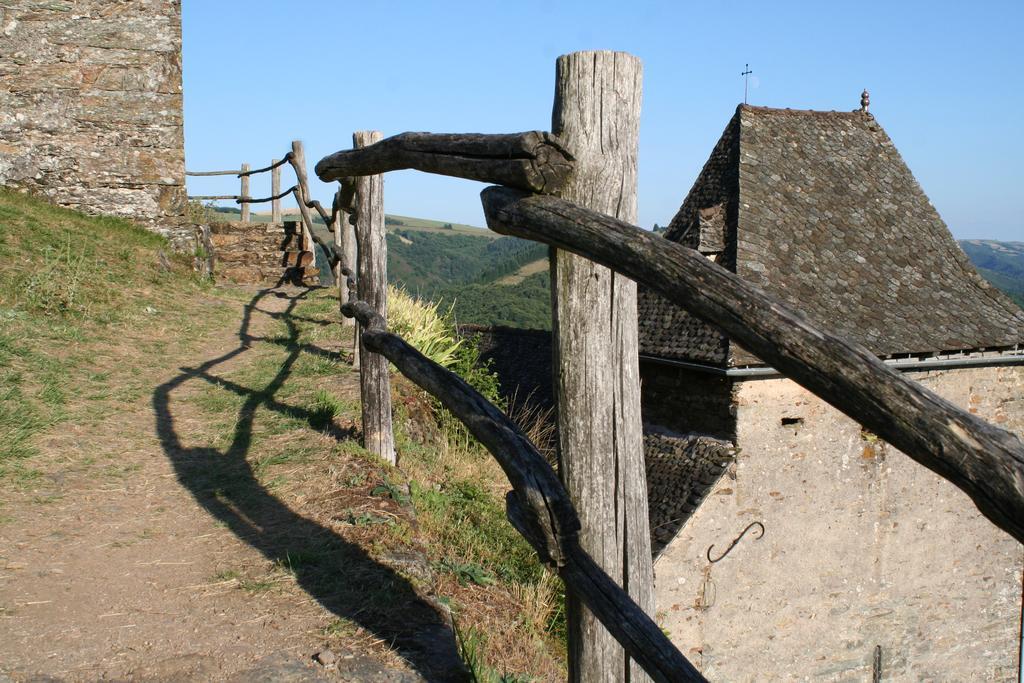 Camping Moulin De Chaules Saint-Constant Екстериор снимка