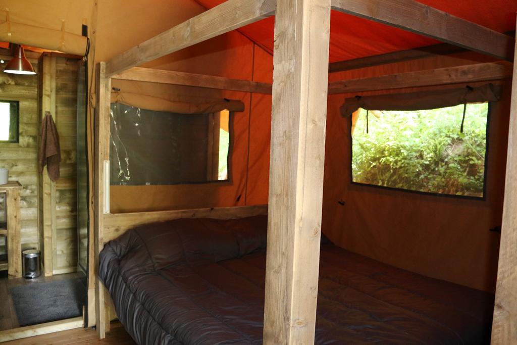Camping Moulin De Chaules Saint-Constant Екстериор снимка