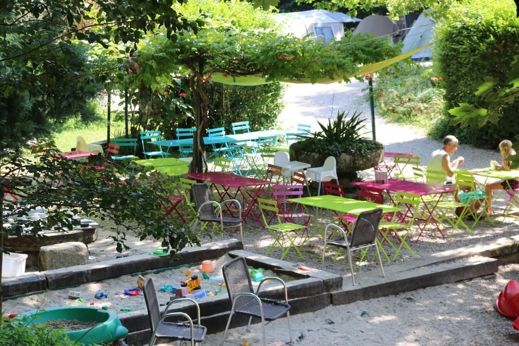Camping Moulin De Chaules Saint-Constant Екстериор снимка