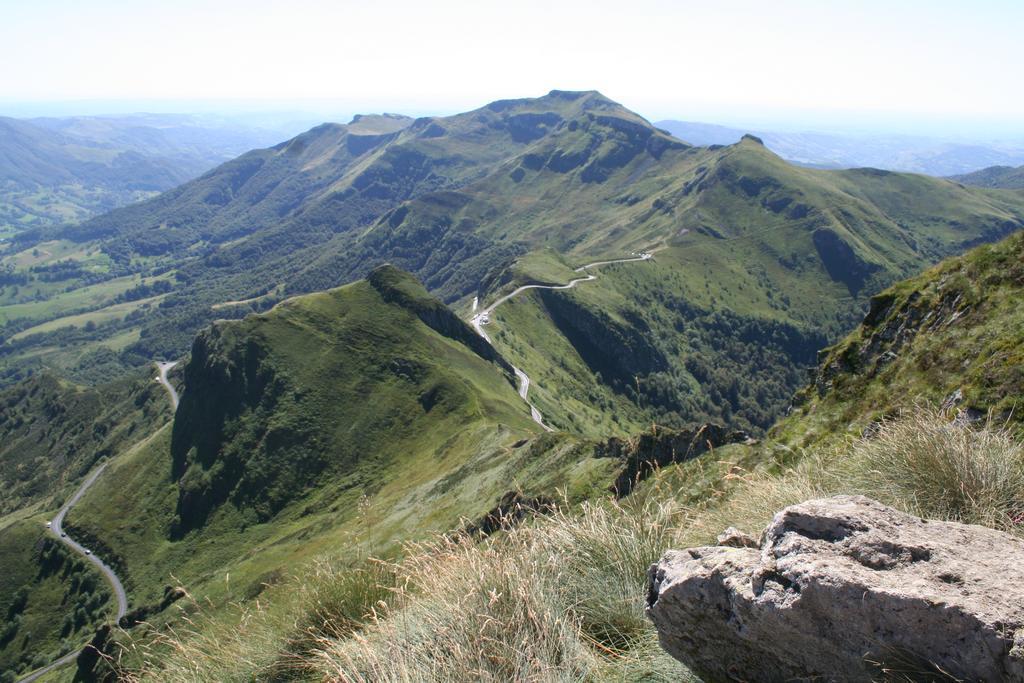 Camping Moulin De Chaules Saint-Constant Екстериор снимка